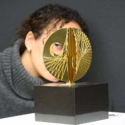 Sotheby s Modern British and Irish Art Evening Auction Sotheby s, London A staff member views Three Curves with Strings (Gold Mincarlo) by Dame Barbara Hepworth (est. Â£200k - Â£300k) which is to go on auction at Sotheby s Modern British and Irish Art Evening Auction on 25th November 2025 at Sotheby s, London, England, UK on Wednesday 19 November, 2025., Credit:Justin Ng Avalon UK, England, London, Sotheby s  Copyright: xJustinxNgx xAvalonx 1053351374
