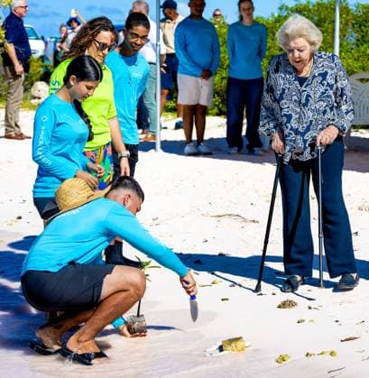 Princess Beatrix visit to the Caribbean island Bonaire. Kingdom of the Netherlands. 19 Nov 2025 Princess Beatrix during the second day of her visit to the Caribbean island of Bonaire. The Princess visited Mangrove Maniacs. Kralendijk Bonaire  Copyright: xDPPA ANx