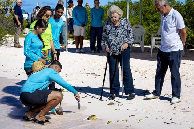 Princess Beatrix Visits Bonaire - The Netherlands Princess Beatrix visits Bonaire on November 19, 2025. The visit focuses on the work of the Dutch Caribbean Nature Alliance (DCNA) and social initiatives on the islands. The Princess is the patron of DCNA. Photo by Bruno Press ABACAPRESS.COM Bonaire Netherlands  Copyright: xBrunoxPress ABACAx
