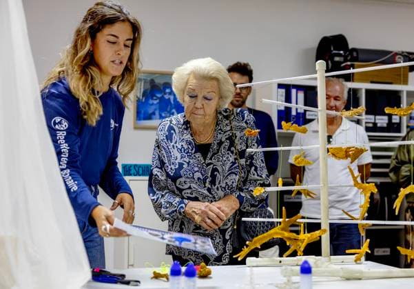 19-11-2025 Antillen Princess Beatrix visited Mangrove Maniacs and Reef Renewal Foundation Bonaire (RRFB) on the 2nd and last day of her visit to Bonaire. Â  Copyright: xPPEx