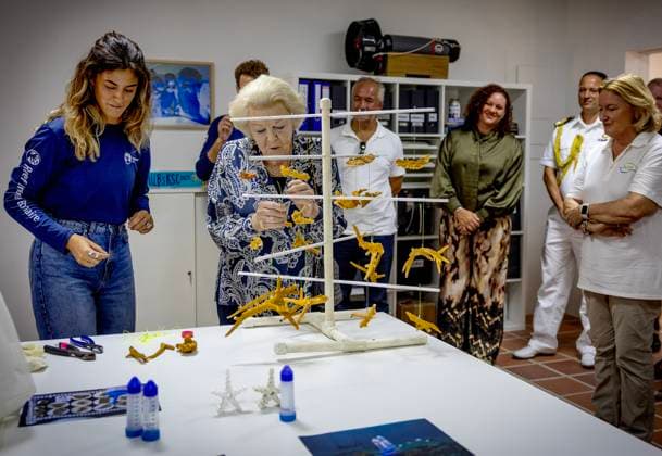 19-11-2025 Antillen Princess Beatrix visited Mangrove Maniacs and Reef Renewal Foundation Bonaire (RRFB) on the 2nd and last day of her visit to Bonaire. Â  Copyright: xPPEx