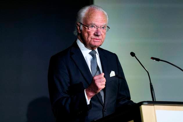 November 19, 2025, Ottawa, On, Canada: King of Sweden Carl XVI Gustaf delivers remarks ahead of a fireside chat at the Canadian Museum of Science and Technology in Ottawa, on Wednesday, Nov. 19, 2025. Ottawa Canada  - ZUMAc35_ 20251119_zaf_c35_007 Copyright: xSpencerxColbyx