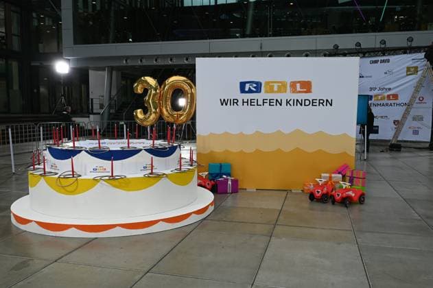 Decoration at a photo session for the 24-hour birthday challenge for the 30th anniversary of the RTL Spendenmarathon wir helfen Kindern, which takes place from 20 11 18 00 hrs