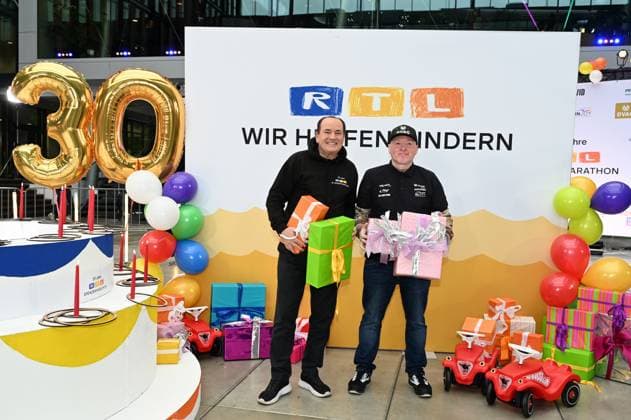 Presenter Wolfram Kons and Joey Kelly at a photo session for the 24-hour birthday challenge to mark the 30th anniversary of the RTL Spendenmarathon wir helfen Kindern, which takes place from 20 11 18 00 hrs.