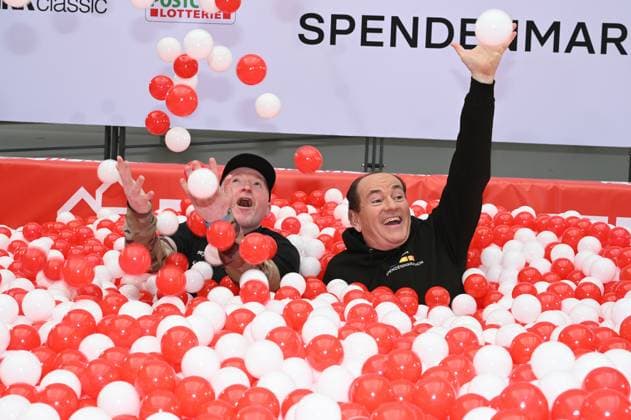 Presenter Wolfram Kons and Joey Kelly at a photo session for the 24-hour birthday challenge to mark the 30th anniversary of the RTL Spendenmarathon wir helfen Kindern, which takes place from 20 11 18 00 hrs.