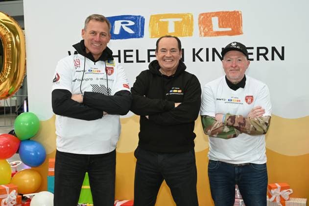 Former soccer player Ingo Anderbrügge, presenter Wolfram Kons and Joey Kelly, l r, at a photo session for the 24-hour birthday challenge to mark the 30th anniversary of the RTL Spendenmarathon wir helfen Kindern, which takes place from 20 11 18 00 h