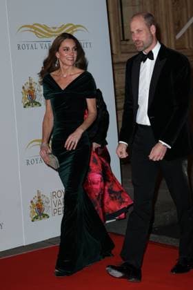 . 19 11 2025. London, United Kingdom. Prince William and Kate Middleton , the Prince and Princess of Wales, arriving at the Royal Variety Performance in London.  xStephenxLockx xi-Imagesx IIM-26391-0007
