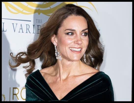 . 19 11 2025. London, United Kingdom. Prince William and Kate Middleton, the Prince and Princess of Wales arriving at the Royal Variety Performance in London.  xStephenxLockx xi-Imagesx IIM-26391-0019