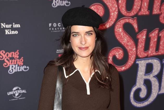 Marie Nasemann at the Song Sung Blue movie premiere on 19 11 2025 at the Zoo Palast in Berlin Song Sung Blue movie premiere in Berlin with Hugh Jackman Kate Hudson
