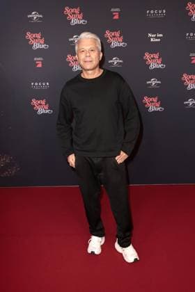 Markus Kavka at the Song Sung Blue movie premiere on 19 11 2025 at the Zoo Palast in Berlin Song Sung Blue movie premiere in Berlin with Hugh Jackman Kate Hudson