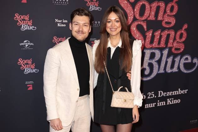 Lion Wasczyk and Lisa Rosa Braeutigam at the Song Sung Blue movie premiere on 19 11 2025 at the Zoo Palast in Berlin Song Sung Blue movie premiere in Berlin with Hugh Jackman Kate Hudson