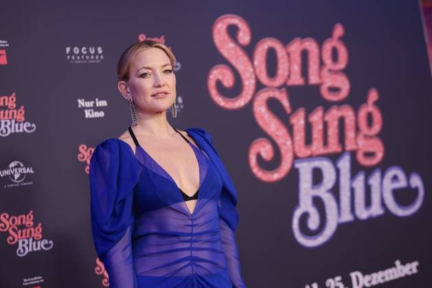 Kate Hudson at the Song Sung Blue movie premiere on 19 11 2025 at the Zoo Palast in Berlin Song Sung Blue movie premiere in Berlin with Hugh Jackman Kate Hudson