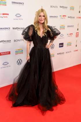 abb Mirja du Mont as a guest on the red carpet at the award ceremony of the Golden Image of Women 2025 at the Theater im Hafen on 19 11 2025 in Hamburg Hamburg Germany
