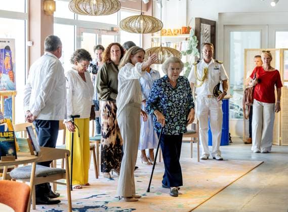 Bonaire, The Netherlands, 2025-11-19 19:19:28 BONAIRE, November 19, 2025. Princess Beatrix visits Bonaire. The visit focuses on the work of the Dutch Caribbean Nature Alliance (DCNA) and social initiatives on the islands. The Princess is the patron of DCNA. PHOTO: NLBeeld Albert Nieboer Credit: NL Beeld Patrick van Emst  Copyright: xx x