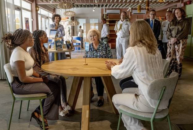 Bonaire, The Netherlands, 2025-11-19 19:20:39 BONAIRE, November 19, 2025. Princess Beatrix visits Bonaire. The visit focuses on the work of the Dutch Caribbean Nature Alliance (DCNA) and social initiatives on the islands. The Princess is the patron of DCNA. PHOTO: NLBeeld Albert Nieboer Credit: NL Beeld Patrick van Emst  Copyright: xx x