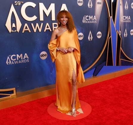 Tiera Kennedy arrives on the red carpet for the 59th CMA Awards in Nashville, Tennessee, on Wednesday, November 19, 2025.  NAS20251119116 JOHNxANGELILLO