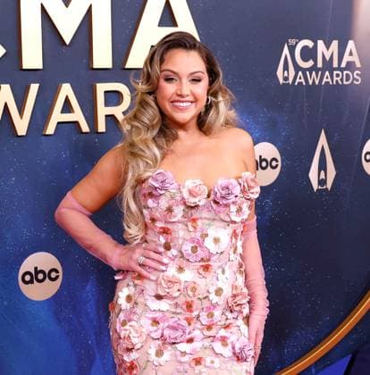 Alexandra Kay arrives on the red carpet for the 59th CMA Awards in Nashville, Tennessee, on Wednesday, November 19, 2025.  NAS20251119117 JOHNxANGELILLO