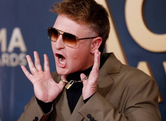 Graham Barham arrives on the red carpet for the 59th CMA Awards in Nashville, Tennessee, on Wednesday, November 19, 2025.  NAS20251119133 JOHNxANGELILLO