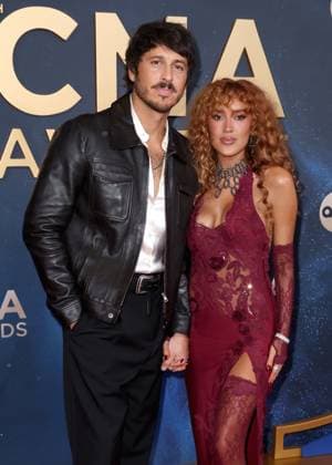 59th Annual CMA Awards - Arrivals Morgan Evans and Laci Kaye Booth arriving at the 59th Annual Country Music Association Awards held at the Bridgestone Arena on November 19, 2025 in Nashville, TN. Nashville Bridgestone Arena Tennessee USA Copyright: xCurtisxHilbunx xAFF-USA.COMx