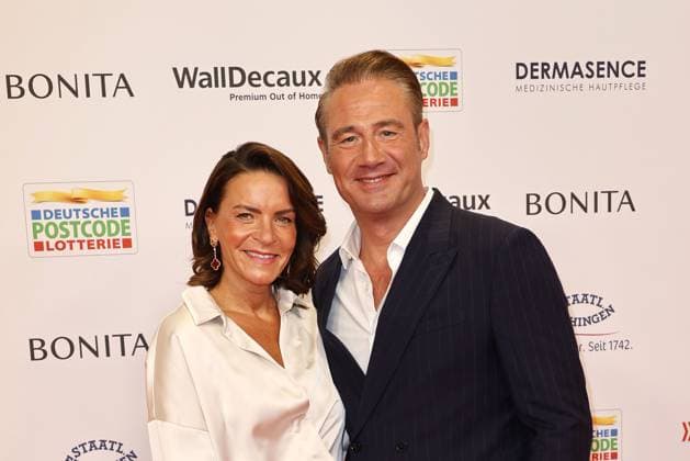 Sasha and Julia Roentgen at the Goldene Bild der Frau award ceremony on 19 11 2025 at the Stage Theater in Hamburg Goldene Bild der Frau award ceremony 2025 in Hamburg