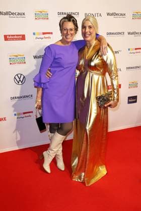 Ildiko von Kuerthy and Elena Uhlig at the Goldene Bild der Frau award ceremony on 19 11 2025 at the Stage Theater in Hamburg Goldene Bild der Frau award ceremony 2025 in Hamburg