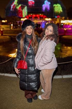 Gabby Rinne mit Tochter Alicia - Eroeffnung des Christmas Garden Berlin 2025 im Botanischen Garten Berlin am 19.11.2025. Christmas Garden Berlin 2025