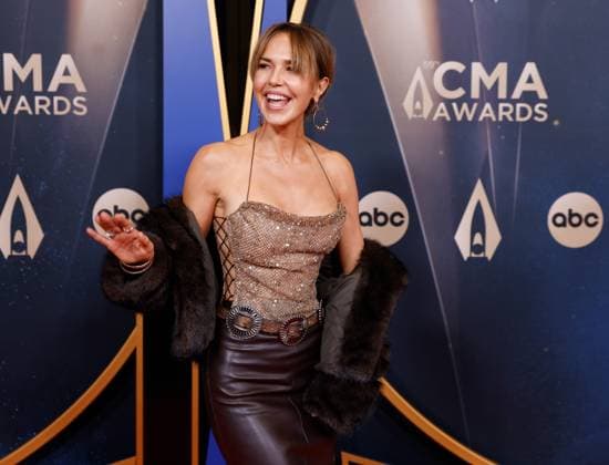 Arielle Kebbel arrives on the red carpet for the 59th CMA Awards in Nashville, Tennessee, on Wednesday, November 19, 2025.  NAS20251119166 JOHNxANGELILLO