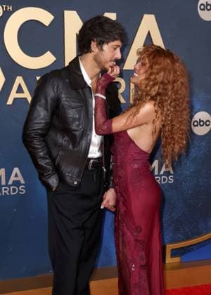 59th Annual CMA Awards - Arrivals Morgan Evans and Laci Kaye Booth arriving at the 59th Annual Country Music Association Awards held at the Bridgestone Arena on November 19, 2025 in Nashville, TN. Nashville Bridgestone Arena Tennessee USA Copyright: xCurtisxHilbunx xAFF-USA.COMx