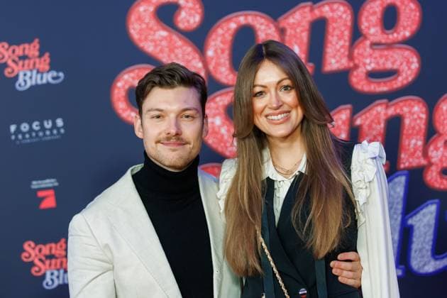 Premiere Song Sung Blue Lion Wasczyk and Lisa Rosa Bräutigam at the European premiere of the movie Song Sung Blue at the Zoo Palast on 19 11 2025 in Berlin Copyright: xEventpressxKochanx