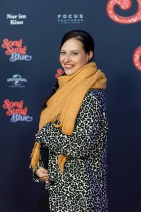 Premiere Song Sung Blue Nadja Jo Klapper at the European premiere of the movie Song Sung Blue at the Zoo Palast on 19 11 2025 in Berlin Copyright: xEventpressxKochanx