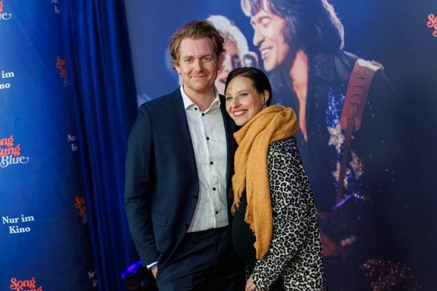 Premiere Song Sung Blue Johannes Heinrichs and Nadja Jo Klapper at the European premiere of the movie Song Sung Blue at the Zoo Palast on 19 11 2025 in Berlin Copyright: xEventpressxKochanx