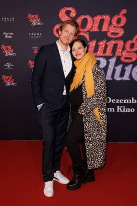 Premiere Song Sung Blue Johannes Heinrichs and Nadja Jo Klapper at the European premiere of the movie Song Sung Blue at the Zoo Palast on 19 11 2025 in Berlin Copyright: xEventpressxKochanx