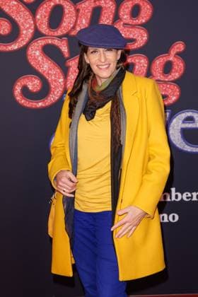Premiere Song Sung Blue Ulrike Frank at the European premiere of the movie Song Sung Blue at the Zoo Palast on 19 11 2025 in Berlin Copyright: xEventpressxKochanx