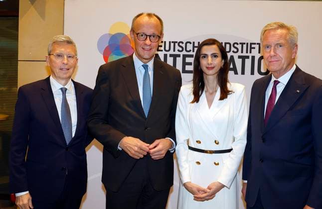 Dr. Thomas Gauly Partner DSI , Patron Federal Chancellor Friedrich Merz, Anahita Thoms, Christian Wulff Chairman of the DSI Foundation Board at the TALISMAN 2025 award ceremony of the Deutschlandstiftung Integration at the Allianz Forum in Berlin