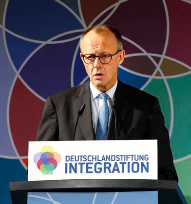 Patron Federal Chancellor Friedrich Merz at the TALISMAN 2025 award ceremony of the Deutschlandstiftung Integration at the Allianz Forum in Berlin