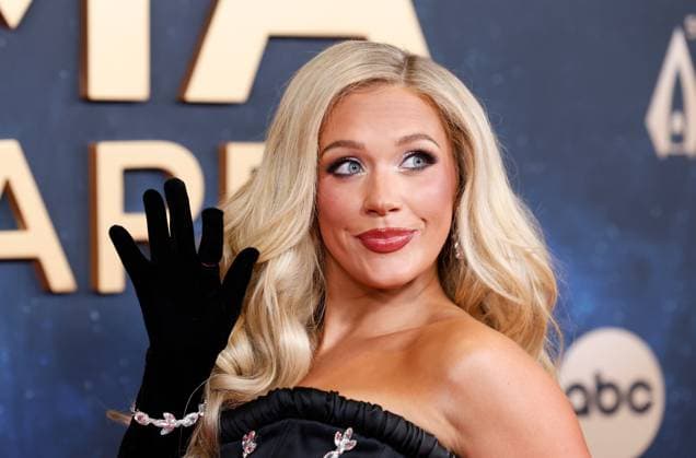 Tanner Smith arrives on the red carpet for the 59th CMA Awards in Nashville, Tennessee, on Wednesday, November 19, 2025.  NAS20251119180 JOHNxANGELILLO