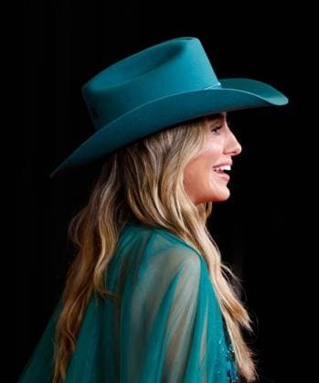 Lainey Wilson arrives on the red carpet for the 59th CMA Awards in Nashville, Tennessee, on Wednesday, November 19, 2025.  NAS20251119194 JOHNxANGELILLO