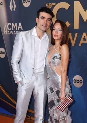59th Annual CMA Awards - Arrivals Thelma & James arriving at the 59th Annual Country Music Association Awards held at the Bridgestone Arena on November 19, 2025 in Nashville, TN. Nashville Bridgestone Arena Tennessee USA Copyright: xCurtisxHilbunx xAFF-USA.COMx