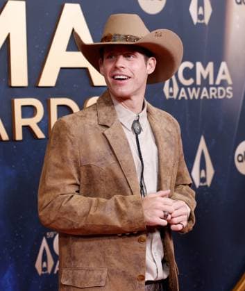 Tanner Smith arrives on the red carpet for the 59th CMA Awards in Nashville, Tennessee, on Wednesday, November 19, 2025.  NAS20251119203 JOHNxANGELILLO