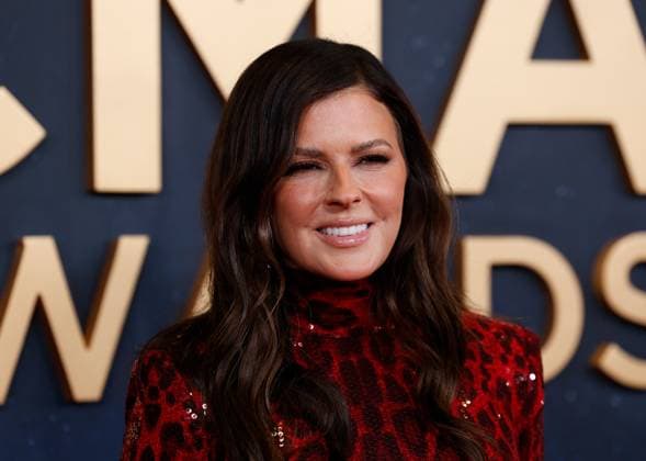 Karen Fairchild arrives on the red carpet for the 59th CMA Awards in Nashville, Tennessee, on Wednesday, November 19, 2025.  NAS20251119245 JOHNxANGELILLO