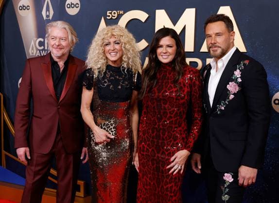 (L-R) Phillip Sweet, Kimberly Schlapman, Karen Fairchild and Jimi Westbrook arrive on the red carpet for the 59th CMA Awards in Nashville, Tennessee, on Wednesday, November 19, 2025.  NAS20251119244 JOHNxANGELILLO