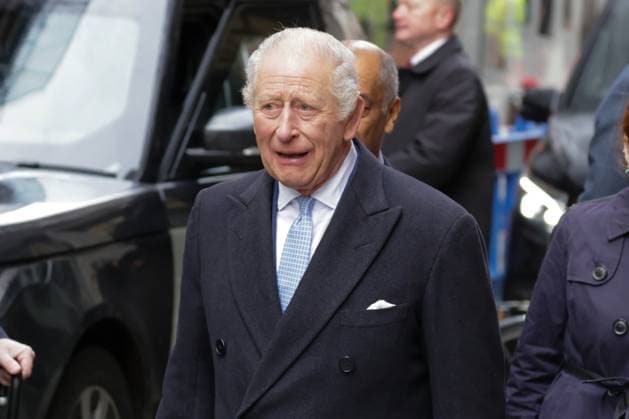 King Charles visits Fortnum & Mason in London, UK - 19 Nov 2025 King Charles III seen outside Fortnum & Mason after marking the second anniversary of the Coronation Food Project and holding talks with chief executives and senior leaders from Alliance Food Sourcing. London United Kingdom Copyright: xDinendraxHariax xSOPAxImagesx 1911_King_Charles_DH_026