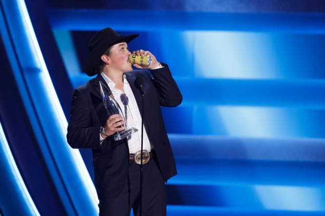 Zach Top accepts the award for New Artist of the Year onstage during the 59th CMA Awards at the Bridgestone Arena in Nashville, Tennessee, on Wednesday, November 19, 2025.  NAS20251119304 JOHNxANGELILLO