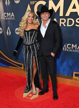 59th Annual CMA Awards - Arrivals Megan Moroney and Kenny Chesney arriving at the 59th Annual Country Music Association Awards held at the Bridgestone Arena on November 19, 2025 in Nashville, TN. Nashville Bridgestone Arena Tennessee USA Copyright: xOConnor-Arroyo AFF-USA.comx