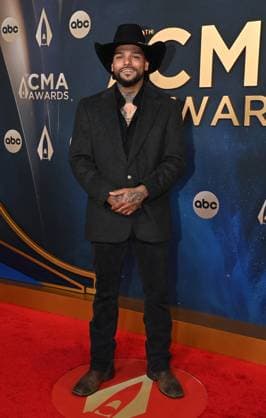 59th Annual CMA Awards - Arrivals Chris Linton arriving at the 59th Annual Country Music Association Awards held at the Bridgestone Arena on November 19, 2025 in Nashville, TN. Nashville Bridgestone Arena Tennessee USA Copyright: xOConnor-Arroyo AFF-USA.comx