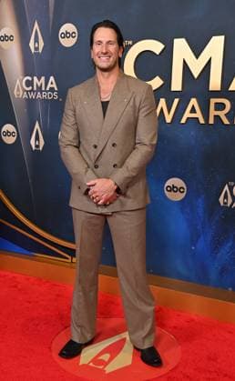 59th Annual CMA Awards - Arrivals Russell Dickerson arriving at the 59th Annual Country Music Association Awards held at the Bridgestone Arena on November 19, 2025 in Nashville, TN. Nashville Bridgestone Arena Tennessee USA Copyright: xOConnor-Arroyo AFF-USA.comx