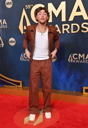 59th Annual CMA Awards - Arrivals Bailey Zimmerman arriving at the 59th Annual Country Music Association Awards held at the Bridgestone Arena on November 19, 2025 in Nashville, TN. Nashville Bridgestone Arena Tennessee USA Copyright: xOConnor-Arroyo AFF-USA.comx