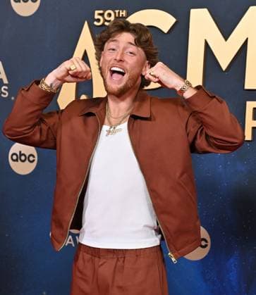59th Annual CMA Awards - Arrivals Bailey Zimmerman arriving at the 59th Annual Country Music Association Awards held at the Bridgestone Arena on November 19, 2025 in Nashville, TN. Nashville Bridgestone Arena Tennessee USA Copyright: xOConnor-Arroyo AFF-USA.comx