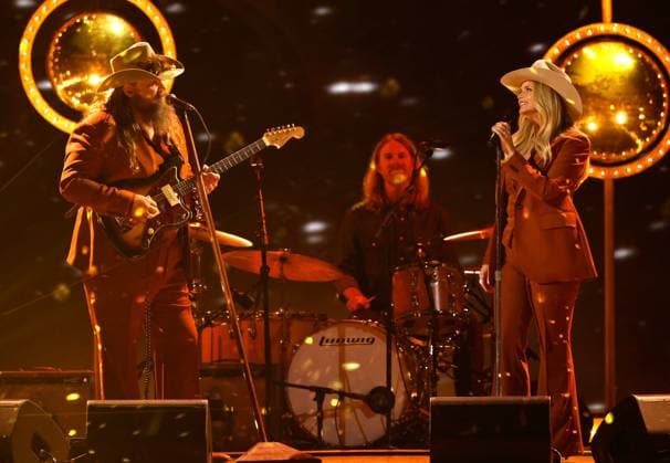 (L-R) Chris Stapleton and Miranda Lambert perform onstage during the 59th CMA Awards at the Bridgestone Arena in Nashville, Tennessee, on Wednesday, November 19, 2025.  NAS20251119335 JOHNxANGELILLO