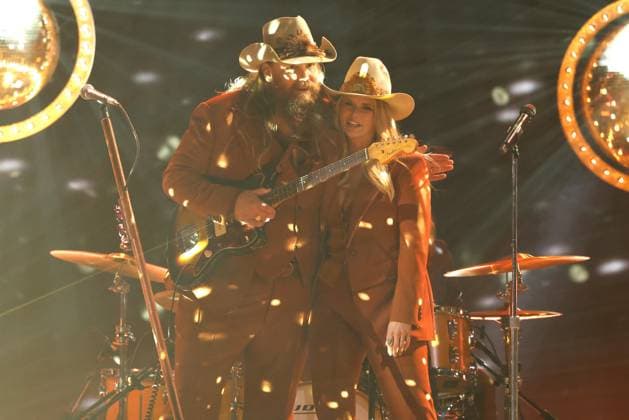 (L-R) Chris Stapleton and Miranda Lambert perform onstage during the 59th CMA Awards at the Bridgestone Arena in Nashville, Tennessee, on Wednesday, November 19, 2025.  NAS20251119336 JOHNxANGELILLO